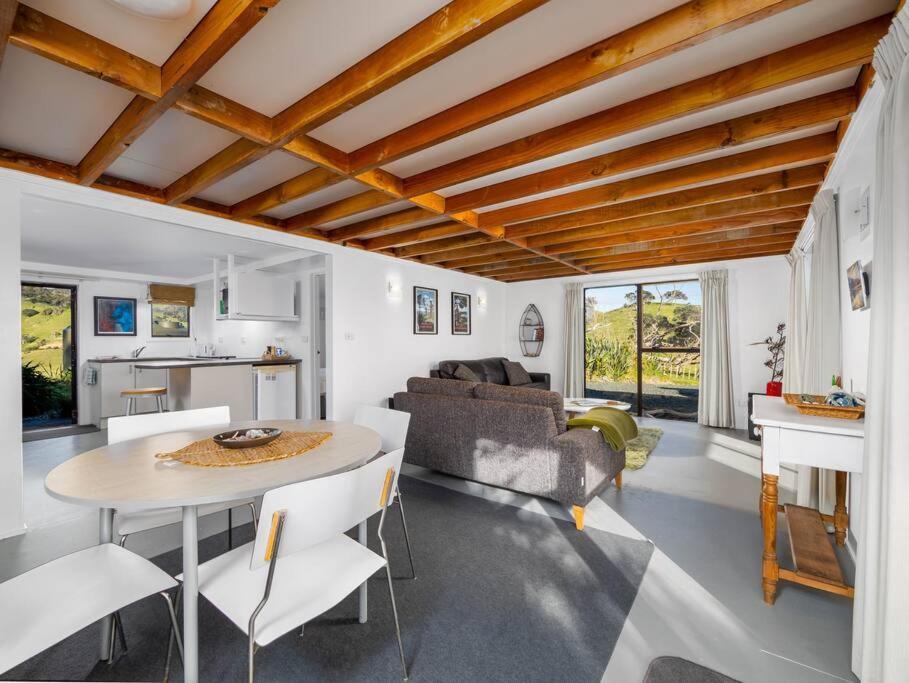 Elliot Bay - Hilltop Flat